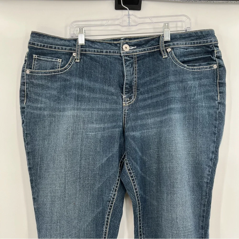 Size 22W  A.n.a. capris